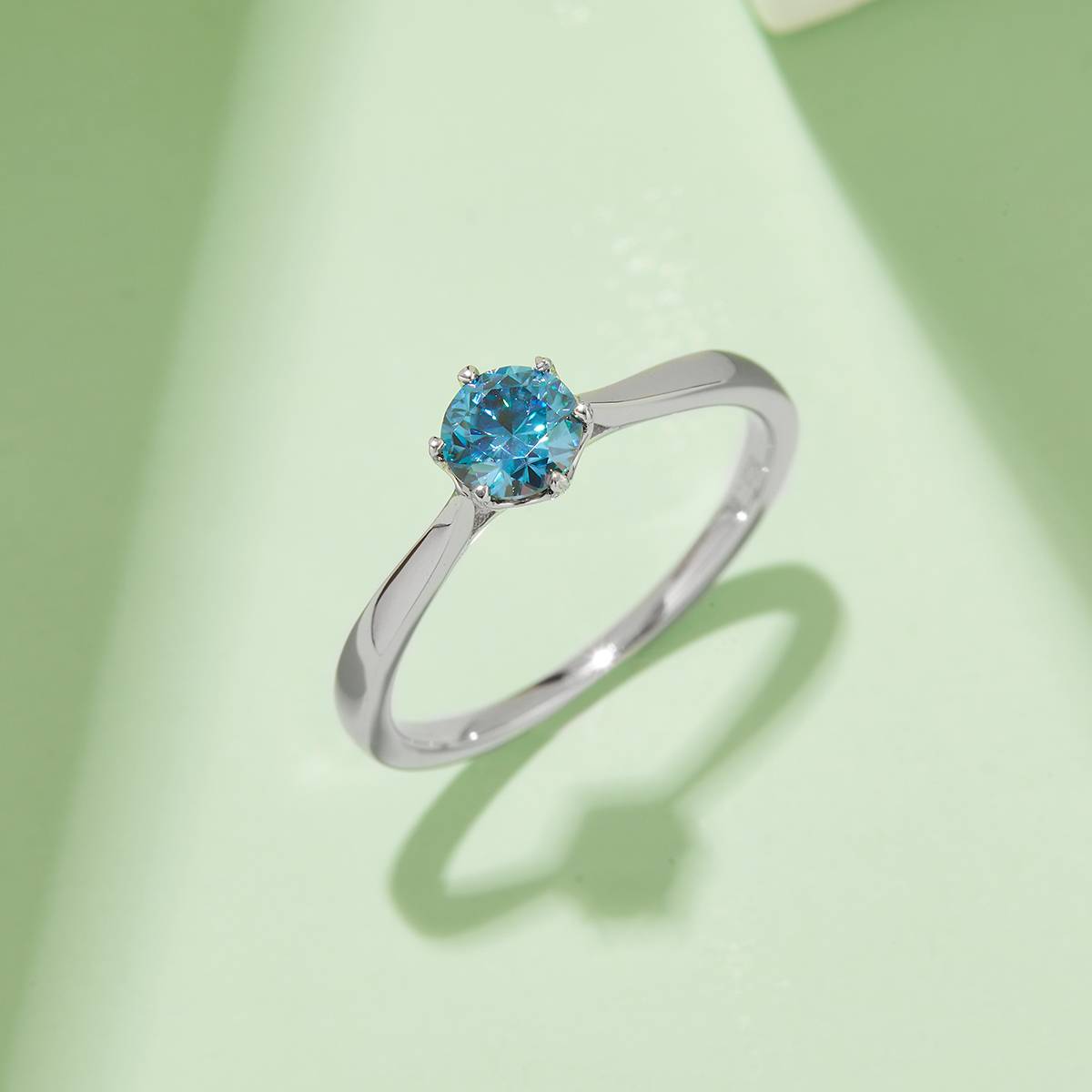 Straight arm sandwich six claw S925 silver plated platinum Moissanite women's ring 50 points D-grade